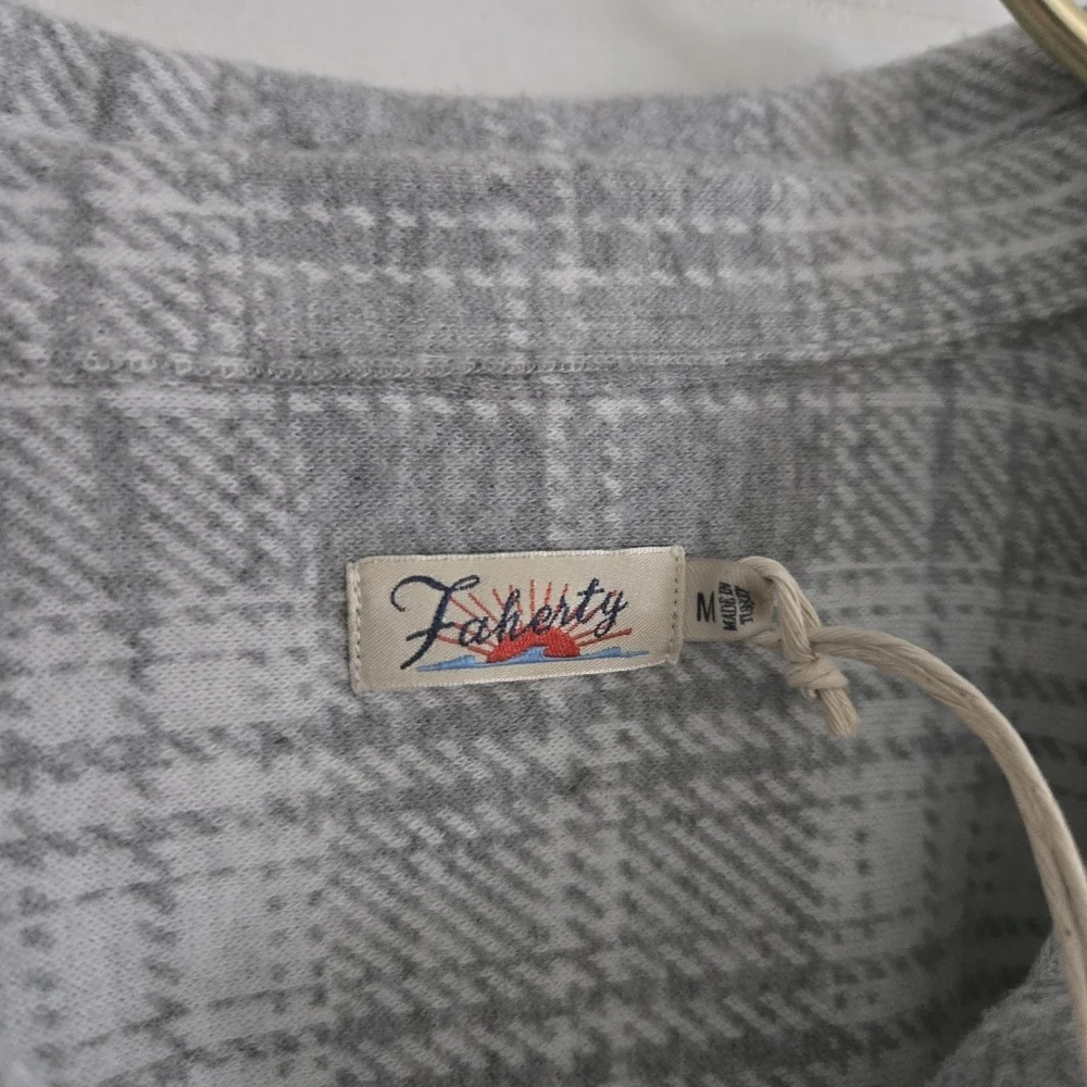 NEW Faherty Legend Sweater Shirt Button-Up Winter Clouds Plaid Gray Cream Med - Picture 5 of 13